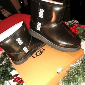 UGG BOOTS